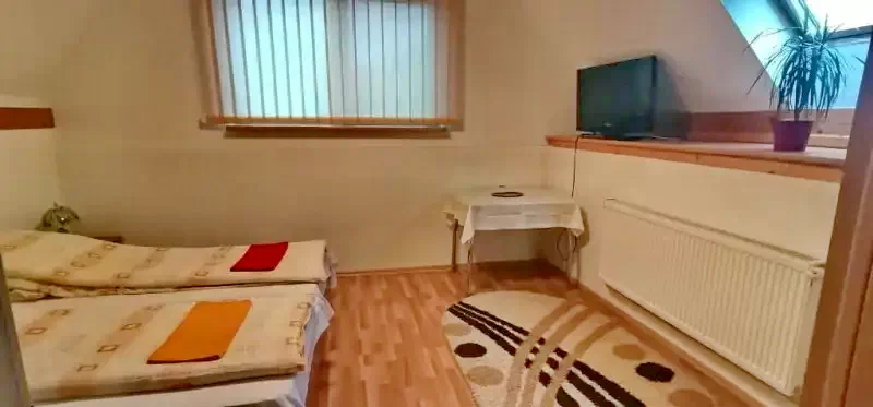 Négyfalu Szállás | Panzió (K0241-23) A kép szerzői jogvédelem alatt állhat. Javasolt a kapcsolatfelvétel a jog tulajdonossal. Négyfalu Szállás | Panzió (K0241-23) A kép szerzői jogvédelem alatt állhat. Javasolt a kapcsolatfelvétel a jog tulajdonossal.