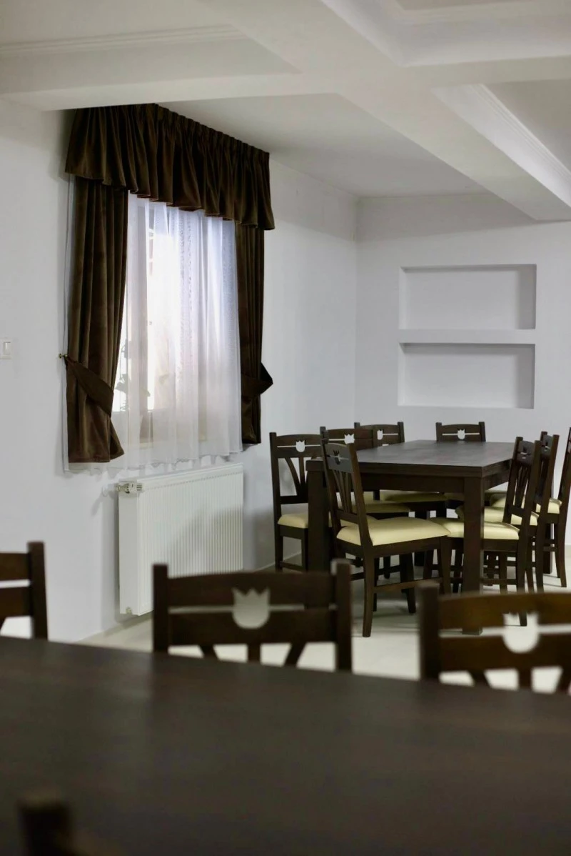 Lupeni Cazare | Hotel**** (K1576-12) Imaginea poate fi supusă drepturilor de autor. Se recomandă contactarea titularului drepturilor.