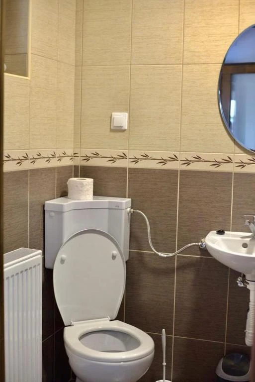 Lupeni Cazare | Hotel**** (K1576-24) Imaginea poate fi supusă drepturilor de autor. Se recomandă contactarea titularului drepturilor.