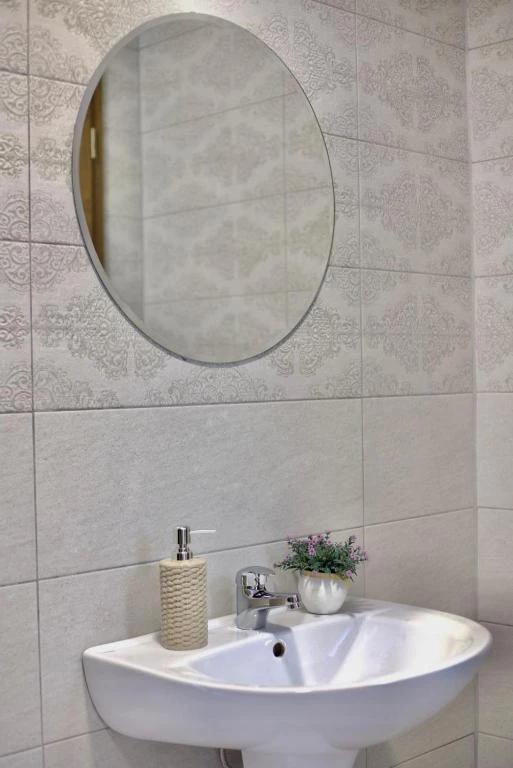 Lupeni Cazare | Hotel**** (K1576-33) Imaginea poate fi supusă drepturilor de autor. Se recomandă contactarea titularului drepturilor.