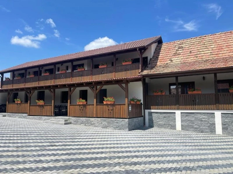 Farkaslaka Szállás | Vendégház (K1576-52) A kép szerzői jogvédelem alatt állhat. Javasolt a kapcsolatfelvétel a jog tulajdonossal. Farkaslaka Szállás | Vendégház (K1576-52) A kép szerzői jogvédelem alatt állhat. Javasolt a kapcsolatfelvétel a jog tulajdonossal.