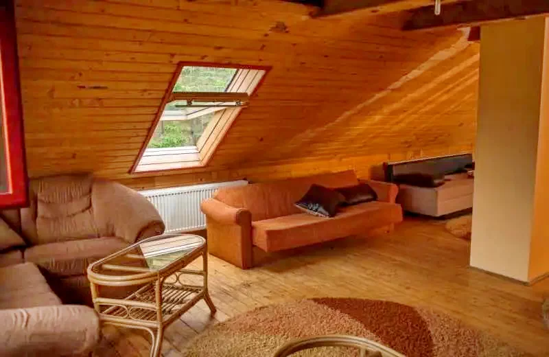 Gheorgheni Cazare | Cabană (K0156-14) Imaginea poate fi supusă drepturilor de autor. Se recomandă contactarea titularului drepturilor. Gheorgheni Cazare | Cabană (K0156-14) Imaginea poate fi supusă drepturilor de autor. Se recomandă contactarea titularului drepturilor.