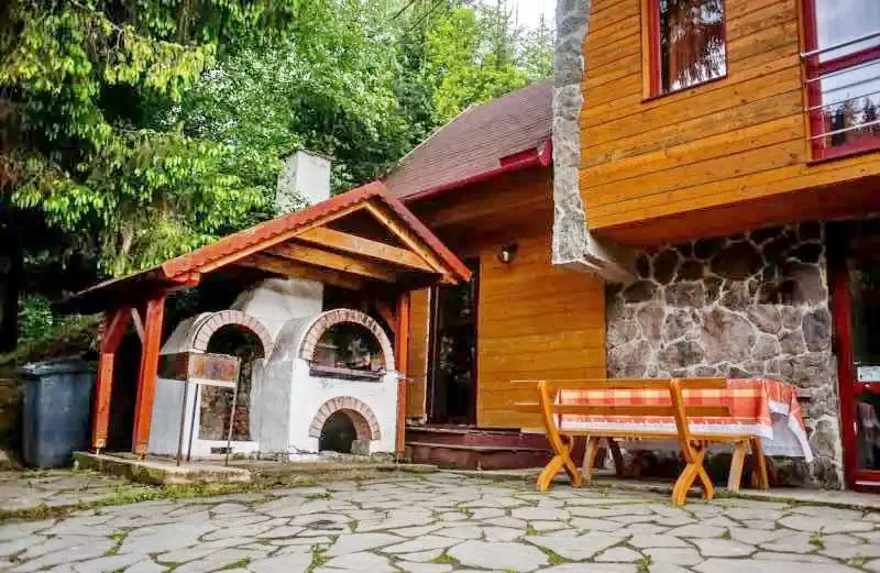 Cazare Gheorgheni - Cabana Csata Székely Tópart**| Gyergyószentmiklós - Csata Székely Tópart Kulcsosház**. Imaginea poate fi supusă drepturilor de autor. Se recomandă contactarea titularului drepturilor.