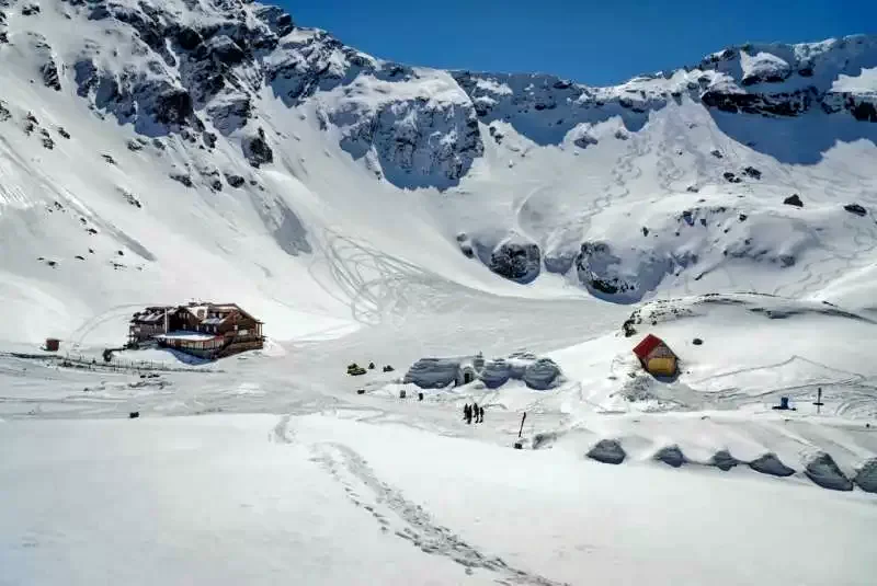 Balea Lac Cazare | Motel (K0064-22) Imaginea poate fi supusă drepturilor de autor. Se recomandă contactarea titularului drepturilor.