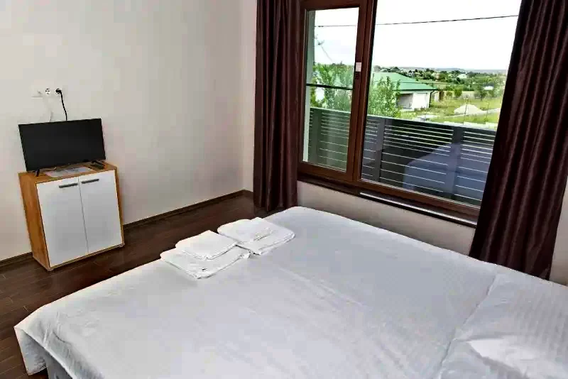 Oradea Cazare | Cabană (K1403-19) Imaginea poate fi supusă drepturilor de autor. Se recomandă contactarea titularului drepturilor.