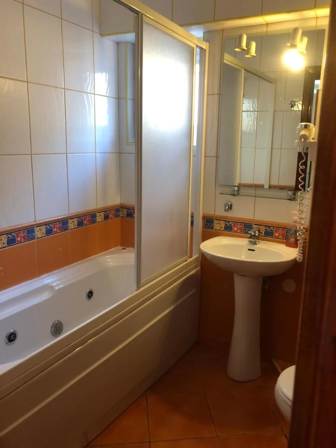 Predeál Szállás | Hotel*** (K1440-8) A kép szerzői jogvédelem alatt állhat. Javasolt a kapcsolatfelvétel a jog tulajdonossal. Predeál Szállás | Hotel*** (K1440-8) A kép szerzői jogvédelem alatt állhat. Javasolt a kapcsolatfelvétel a jog tulajdonossal.