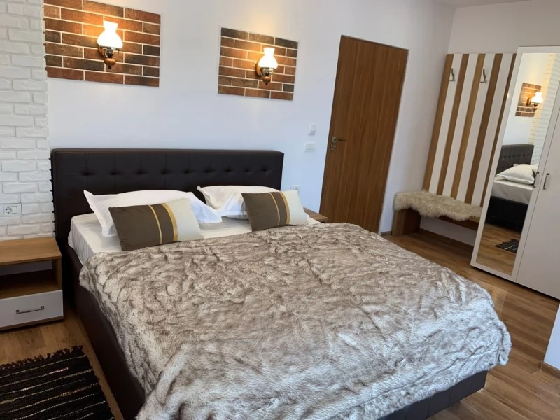 Sâmbăta de Sus Cazare | Motel (K1465-17) Imaginea poate fi supusă drepturilor de autor. Se recomandă contactarea titularului drepturilor.