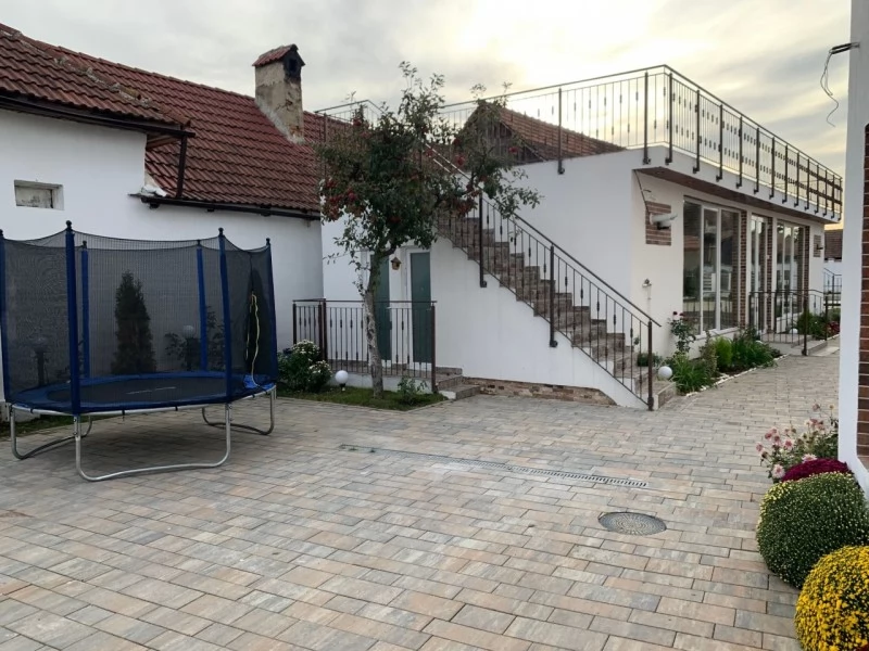 Sâmbăta de Sus Cazare | Motel (K1465-27) Imaginea poate fi supusă drepturilor de autor. Se recomandă contactarea titularului drepturilor.