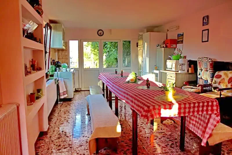 Toplița Cazare | Sat de vacanță (K0160-2) Imaginea poate fi supusă drepturilor de autor. Se recomandă contactarea titularului drepturilor.