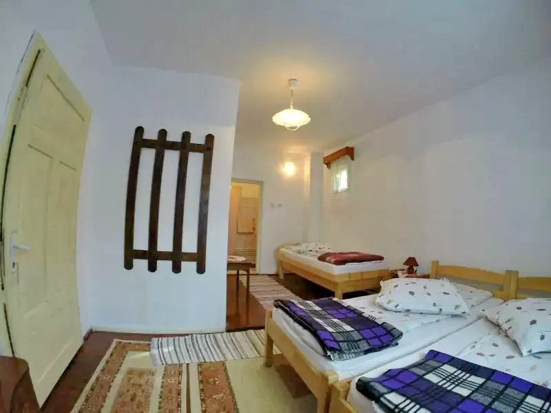 Torockó Szállás | Vendégház (K0345-23) A kép szerzői jogvédelem alatt állhat. Javasolt a kapcsolatfelvétel a jog tulajdonossal. Torockó Szállás | Vendégház (K0345-23) A kép szerzői jogvédelem alatt állhat. Javasolt a kapcsolatfelvétel a jog tulajdonossal.