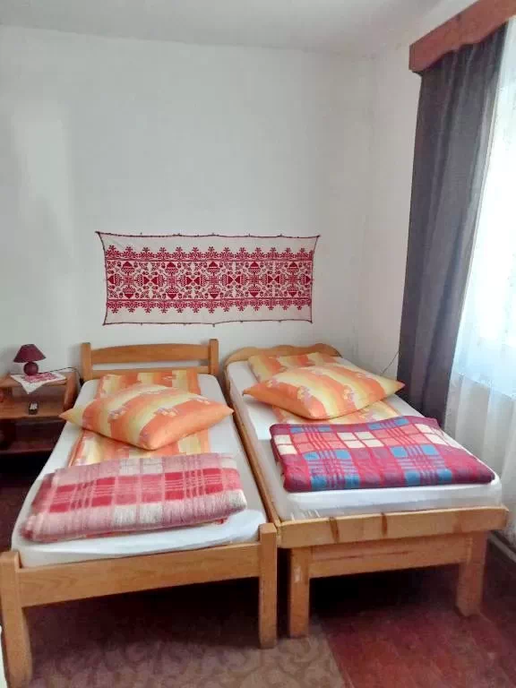 Torockó Szállás | Vendégház (K0345-30) A kép szerzői jogvédelem alatt állhat. Javasolt a kapcsolatfelvétel a jog tulajdonossal. Torockó Szállás | Vendégház (K0345-30) A kép szerzői jogvédelem alatt állhat. Javasolt a kapcsolatfelvétel a jog tulajdonossal.