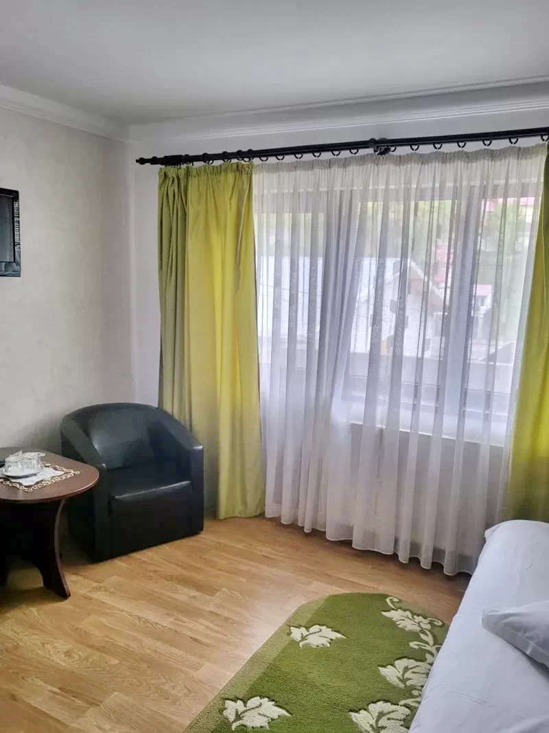 Gura Humorului Cazare | Sat de vacanță (K0432-14) Imaginea poate fi supusă drepturilor de autor. Se recomandă contactarea titularului drepturilor.