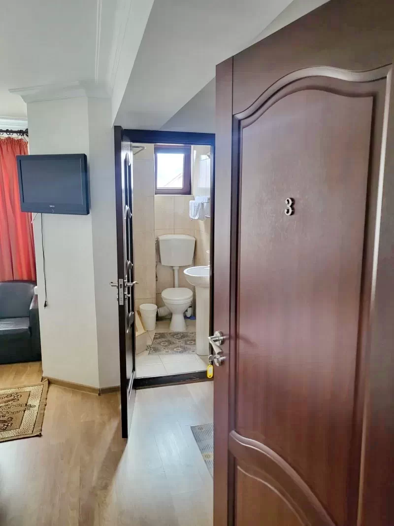 Gura Humorului Cazare | Cabană (K0432-15) Imaginea poate fi supusă drepturilor de autor. Se recomandă contactarea titularului drepturilor.