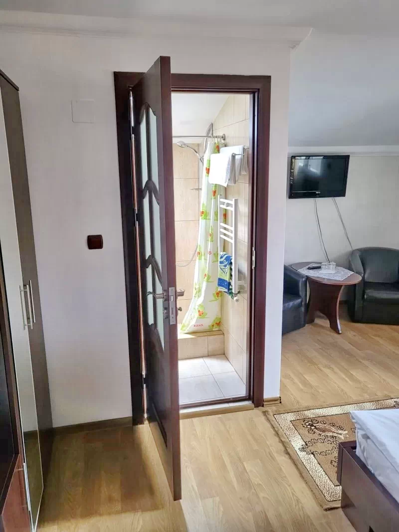 Gura Humorului Cazare | Cabană (K0432-45) Imaginea poate fi supusă drepturilor de autor. Se recomandă contactarea titularului drepturilor.