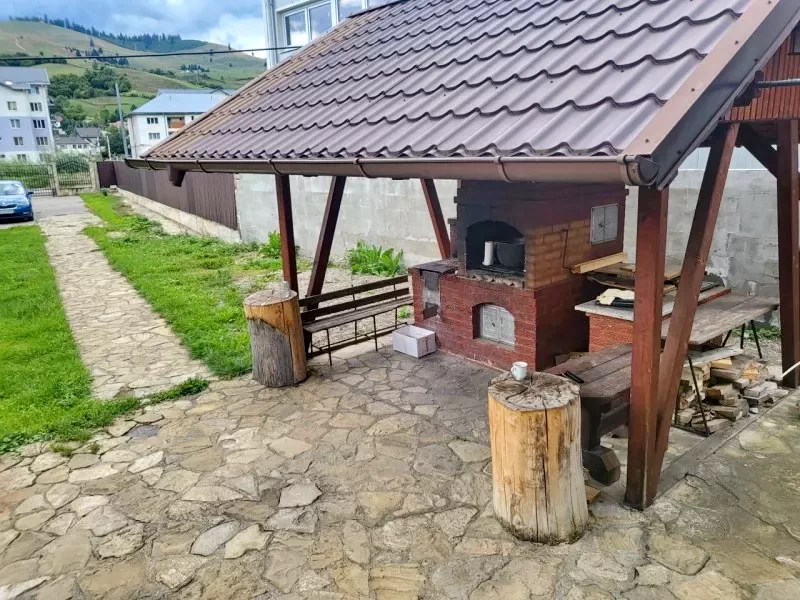 Gura Humorului Cazare | Cabană (K0432-52) Imaginea poate fi supusă drepturilor de autor. Se recomandă contactarea titularului drepturilor.