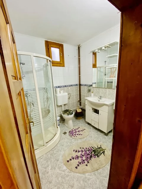 Valea Boga Cazare | Cabană (K1455-7) Imaginea poate fi supusă drepturilor de autor. Se recomandă contactarea titularului drepturilor. Valea Boga Cazare | Cabană (K1455-7) Imaginea poate fi supusă drepturilor de autor. Se recomandă contactarea titularului drepturilor.