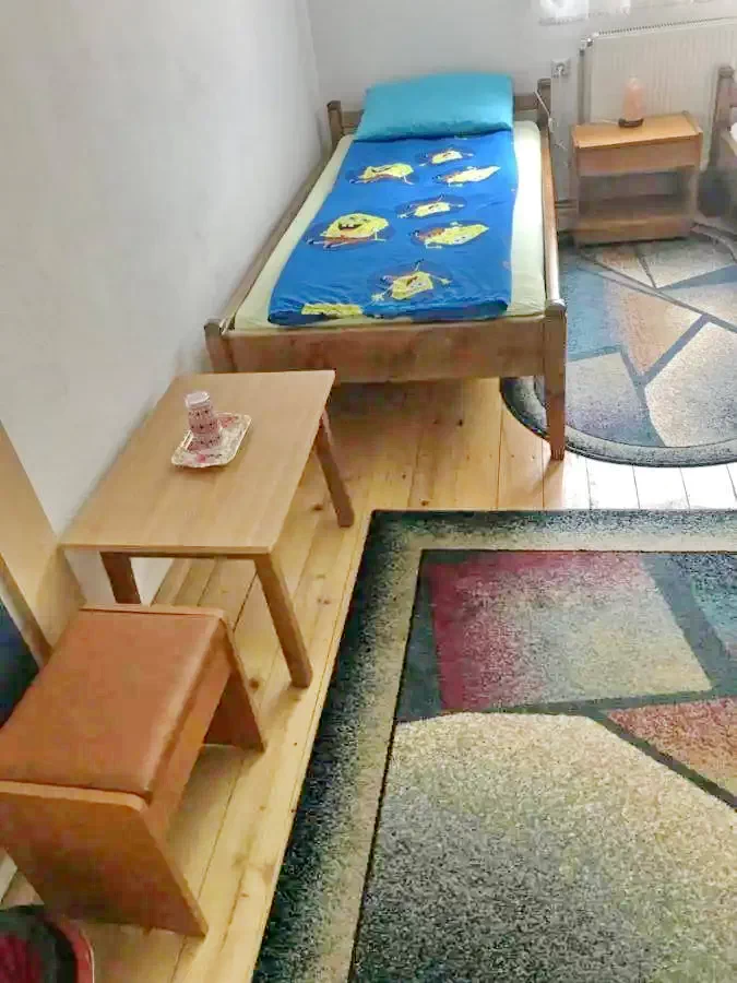 Valea Boga Cazare | Cabană (K1347-22) Imaginea poate fi supusă drepturilor de autor. Se recomandă contactarea titularului drepturilor. Valea Boga Cazare | Cabană (K1347-22) Imaginea poate fi supusă drepturilor de autor. Se recomandă contactarea titularului drepturilor.