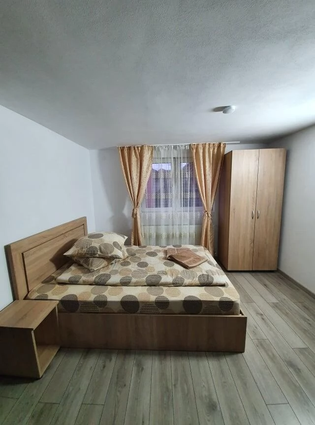 Chișcău Cazare | Pensiune (K1464-8) Imaginea poate fi supusă drepturilor de autor. Se recomandă contactarea titularului drepturilor. Chișcău Cazare | Pensiune (K1464-8) Imaginea poate fi supusă drepturilor de autor. Se recomandă contactarea titularului drepturilor.