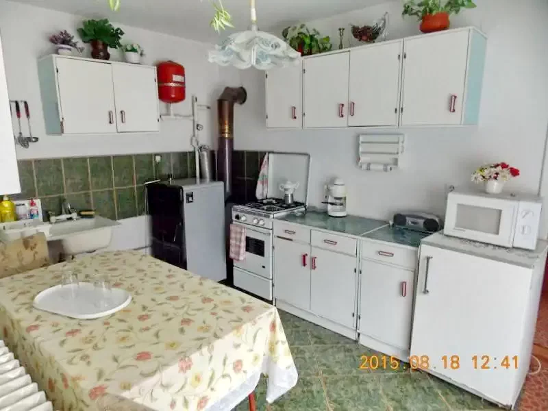 Harghita-Băi Cazare | Cabană (K0285-4) Imaginea poate fi supusă drepturilor de autor. Se recomandă contactarea titularului drepturilor. Harghita-Băi Cazare | Cabană (K0285-4) Imaginea poate fi supusă drepturilor de autor. Se recomandă contactarea titularului drepturilor.