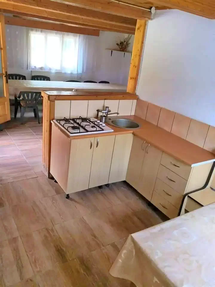 Pádis Szállás | Vendégház (K0711-2) A kép szerzői jogvédelem alatt állhat. Javasolt a kapcsolatfelvétel a jog tulajdonossal. Pádis Szállás | Vendégház (K0711-2) A kép szerzői jogvédelem alatt állhat. Javasolt a kapcsolatfelvétel a jog tulajdonossal.