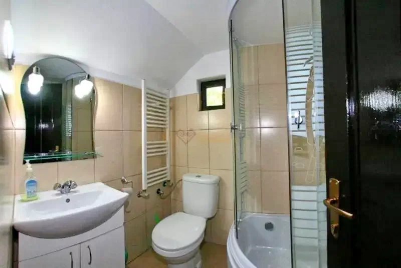 Borșa Cazare | Motel (K0991-8) Imaginea poate fi supusă drepturilor de autor. Se recomandă contactarea titularului drepturilor.