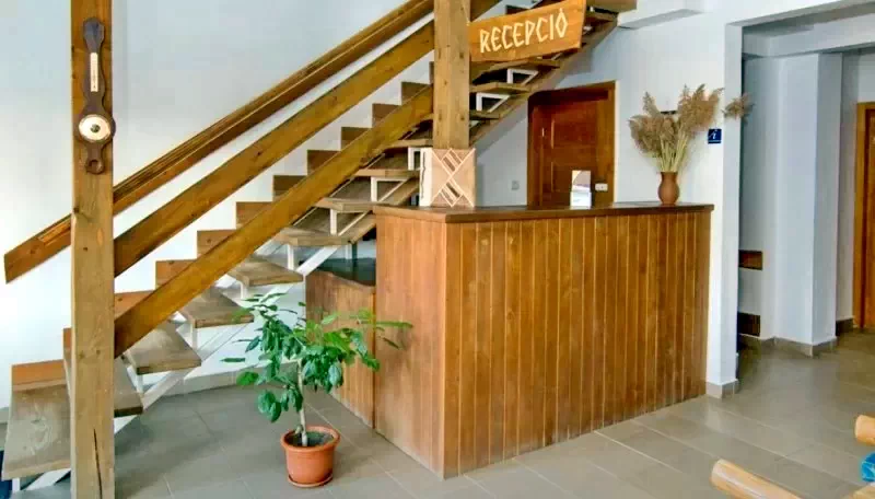 Zabola Szállás | Motel (K1378-8) A kép szerzői jogvédelem alatt állhat. Javasolt a kapcsolatfelvétel a jog tulajdonossal.