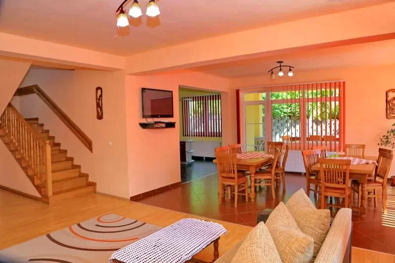 Sovata Cazare | Cabană (K1420-4) Imaginea poate fi supusă drepturilor de autor. Se recomandă contactarea titularului drepturilor. Sovata Cazare | Cabană (K1420-4) Imaginea poate fi supusă drepturilor de autor. Se recomandă contactarea titularului drepturilor.