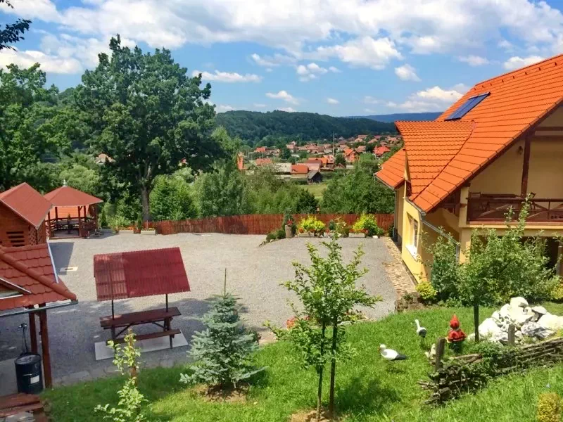 Sovata Cazare | Cabană (K1420-11) Imaginea poate fi supusă drepturilor de autor. Se recomandă contactarea titularului drepturilor. Sovata Cazare | Cabană (K1420-11) Imaginea poate fi supusă drepturilor de autor. Se recomandă contactarea titularului drepturilor.