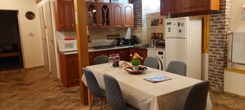 Jula Cazare | Bungalow (K0203-5) Imaginea poate fi supusă drepturilor de autor. Se recomandă contactarea titularului drepturilor.