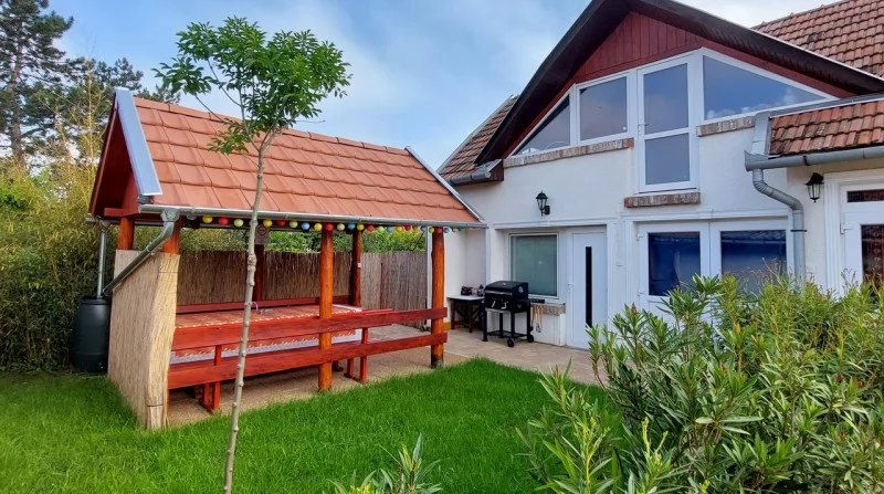 Jula Cazare | Bungalow (K0203-7) Imaginea poate fi supusă drepturilor de autor. Se recomandă contactarea titularului drepturilor.