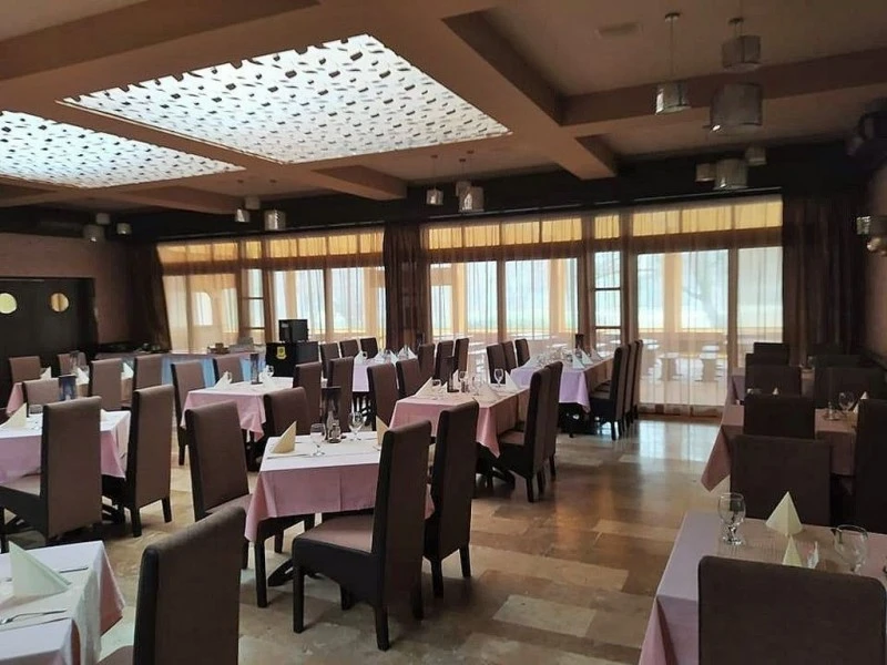 Jula Cazare | Hotel*** (K0002-26) Imaginea poate fi supusă drepturilor de autor. Se recomandă contactarea titularului drepturilor.