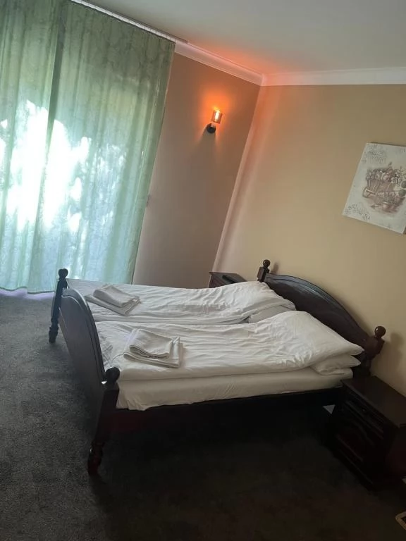 Aknasúgatag Szállás | Motel (K1006-27) A kép szerzői jogvédelem alatt állhat. Javasolt a kapcsolatfelvétel a jog tulajdonossal.