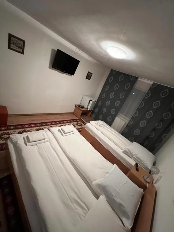 Ocna Șugatag Cazare | Motel (K1006-33) Imaginea poate fi supusă drepturilor de autor. Se recomandă contactarea titularului drepturilor.