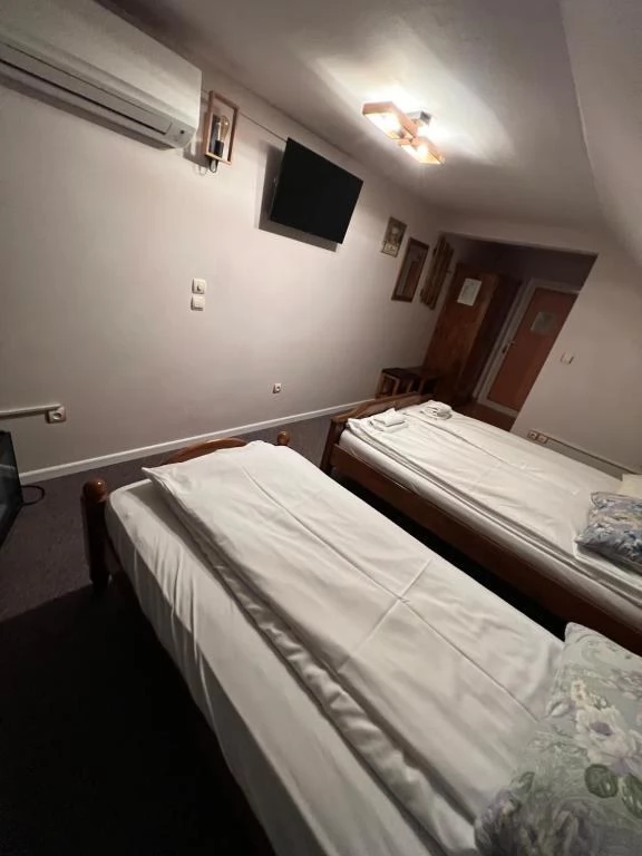 Aknasúgatag Szállás | Motel (K1006-43) A kép szerzői jogvédelem alatt állhat. Javasolt a kapcsolatfelvétel a jog tulajdonossal.