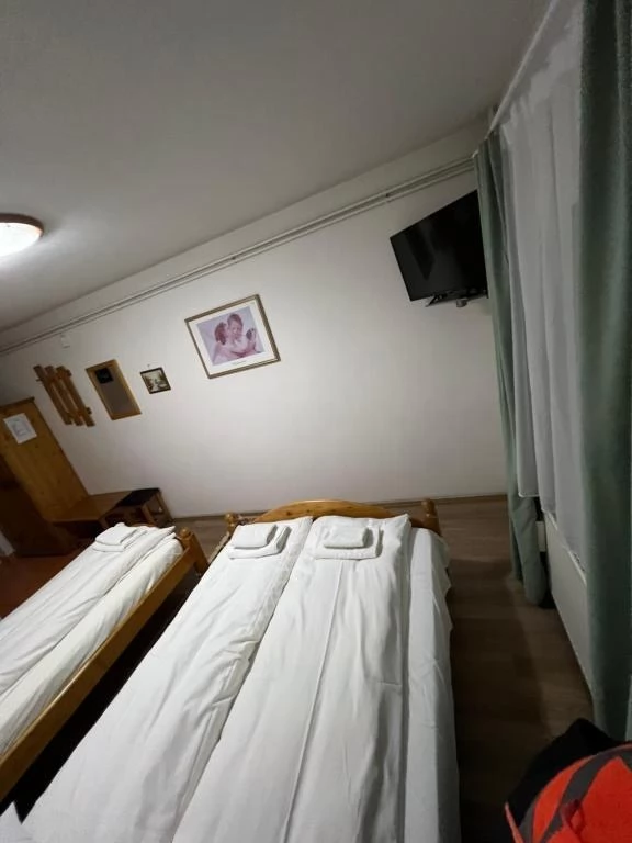 Ocna Șugatag Cazare | Pensiune (K1006-46) Imaginea poate fi supusă drepturilor de autor. Se recomandă contactarea titularului drepturilor. Ocna Șugatag Cazare | Pensiune (K1006-46) Imaginea poate fi supusă drepturilor de autor. Se recomandă contactarea titularului drepturilor.