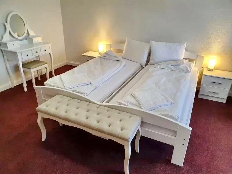 Cristur Cazare | Motel (K1191-22) Imaginea poate fi supusă drepturilor de autor. Se recomandă contactarea titularului drepturilor.