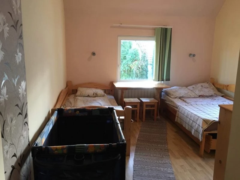 Karcfalva Szállás | Panzió (K0123-54) A kép szerzői jogvédelem alatt állhat. Javasolt a kapcsolatfelvétel a jog tulajdonossal.