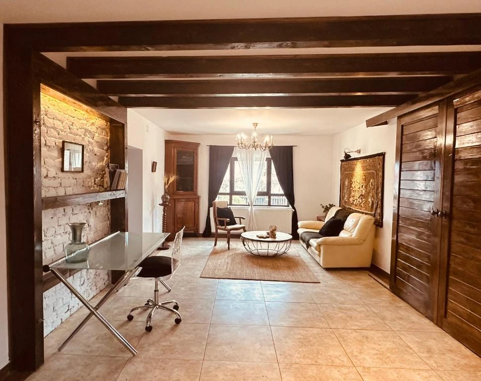 Breaza Cazare | Hotel**** (K0703-56) Imaginea poate fi supusă drepturilor de autor. Se recomandă contactarea titularului drepturilor.