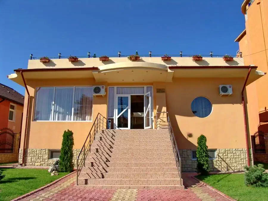 Eforie Nord Cazare | Camping / Popas turistic (K1315-7) Imaginea poate fi supusă drepturilor de autor. Se recomandă contactarea titularului drepturilor.