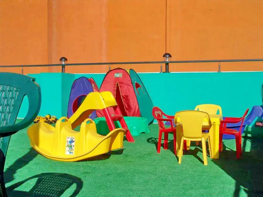 Eforie Nord Cazare | Camping / Popas turistic (K1315-53) Imaginea poate fi supusă drepturilor de autor. Se recomandă contactarea titularului drepturilor.