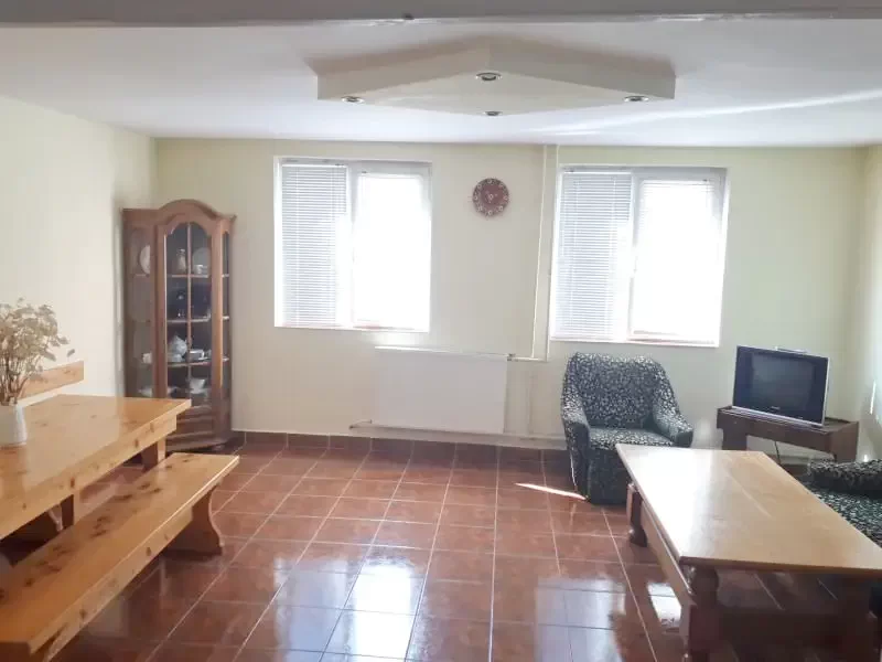 Coada Lacului Lesu Cazare | Motel (K0108-6) Imaginea poate fi supusă drepturilor de autor. Se recomandă contactarea titularului drepturilor.