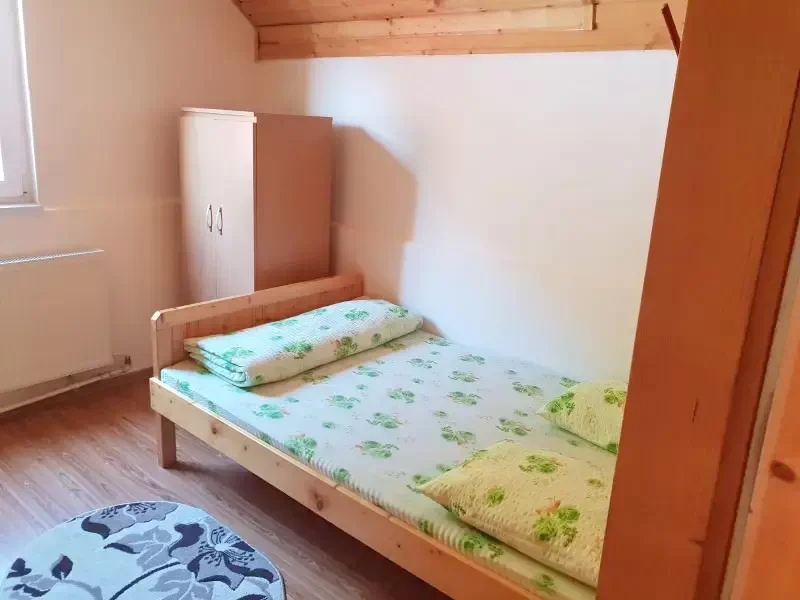 Coada Lacului Lesu Cazare | Motel (K0108-10) Imaginea poate fi supusă drepturilor de autor. Se recomandă contactarea titularului drepturilor.