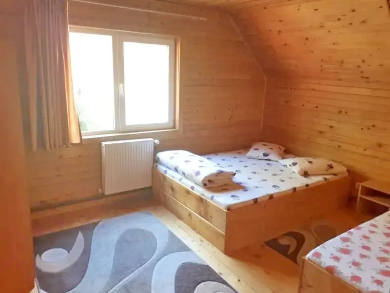 Coada Lacului Lesu Cazare | Motel (K0107-10) Imaginea poate fi supusă drepturilor de autor. Se recomandă contactarea titularului drepturilor.