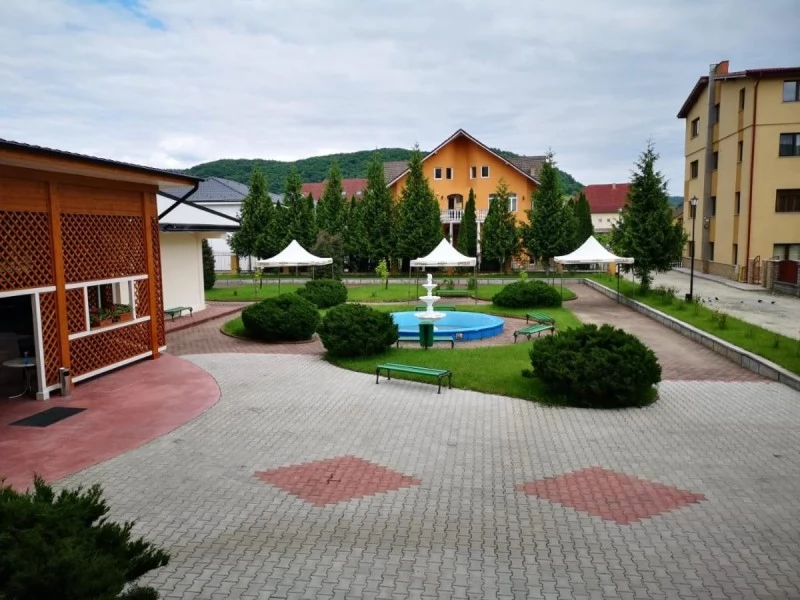 Bistrița Cazare | Pensiune turistică (K1067-8) Imaginea poate fi supusă drepturilor de autor. Se recomandă contactarea titularului drepturilor.