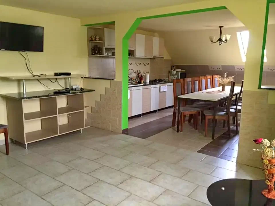 Călățele Cazare | Sat de vacanță (K0641-5) Imaginea poate fi supusă drepturilor de autor. Se recomandă contactarea titularului drepturilor.