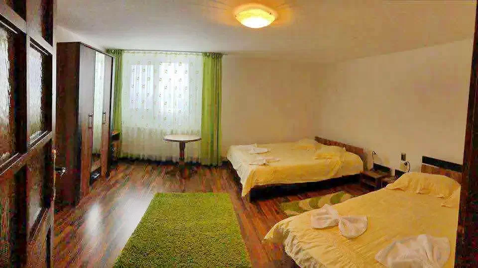 Kiskalota Szállás | Üdülőfalu (K0641-8) A kép szerzői jogvédelem alatt állhat. Javasolt a kapcsolatfelvétel a jog tulajdonossal.