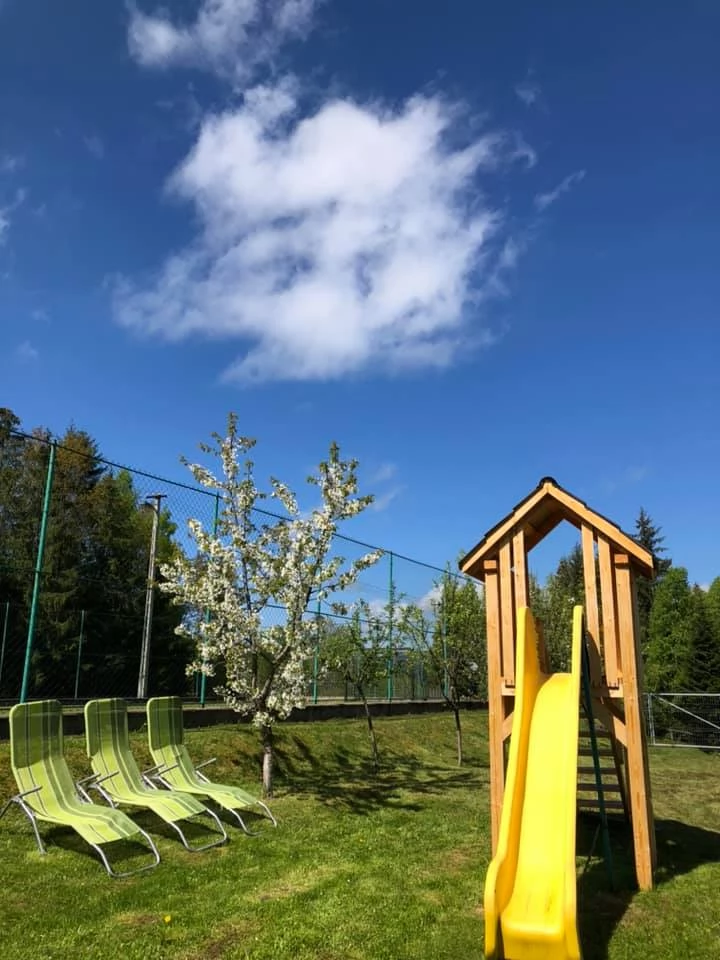 Călățele Cazare | Sat de vacanță (K0641-31) Imaginea poate fi supusă drepturilor de autor. Se recomandă contactarea titularului drepturilor.