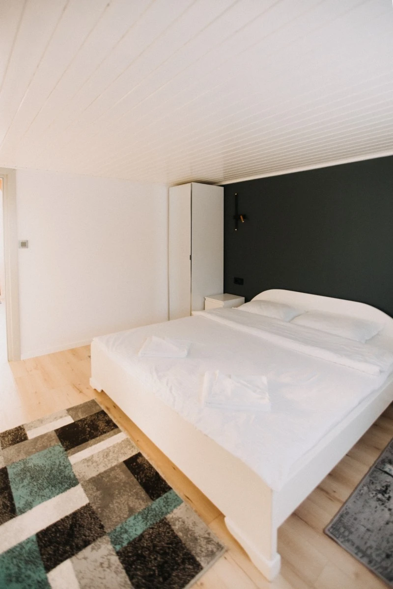 Vlăhița Cazare | Cabană (K0508-3) Imaginea poate fi supusă drepturilor de autor. Se recomandă contactarea titularului drepturilor. Vlăhița Cazare | Cabană (K0508-3) Imaginea poate fi supusă drepturilor de autor. Se recomandă contactarea titularului drepturilor.