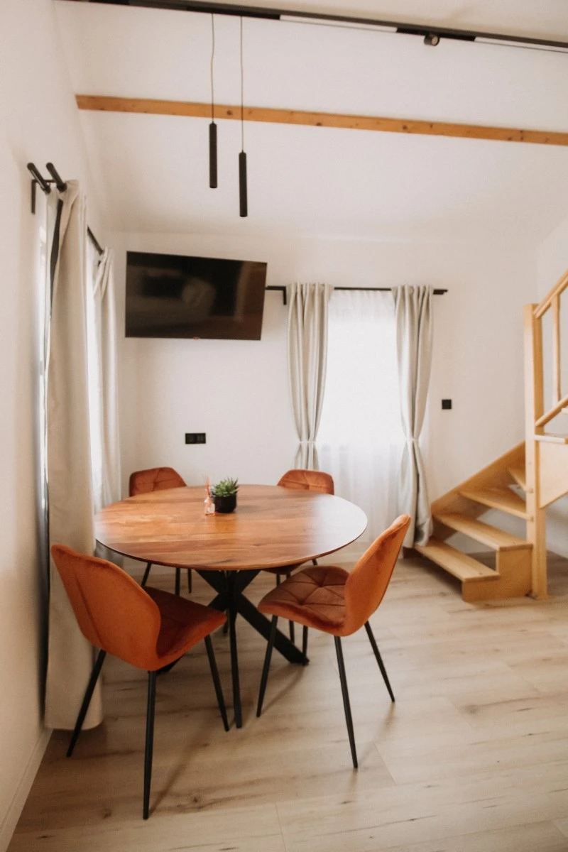 Vlăhița Cazare | Sat de vacanță (K0508-33) Imaginea poate fi supusă drepturilor de autor. Se recomandă contactarea titularului drepturilor.