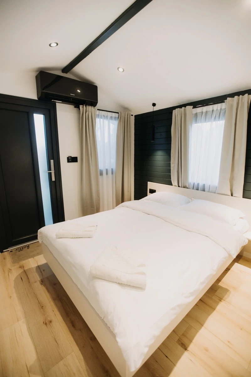 Vlăhița Cazare | Cabană (K0508-85) Imaginea poate fi supusă drepturilor de autor. Se recomandă contactarea titularului drepturilor. Vlăhița Cazare | Cabană (K0508-85) Imaginea poate fi supusă drepturilor de autor. Se recomandă contactarea titularului drepturilor.